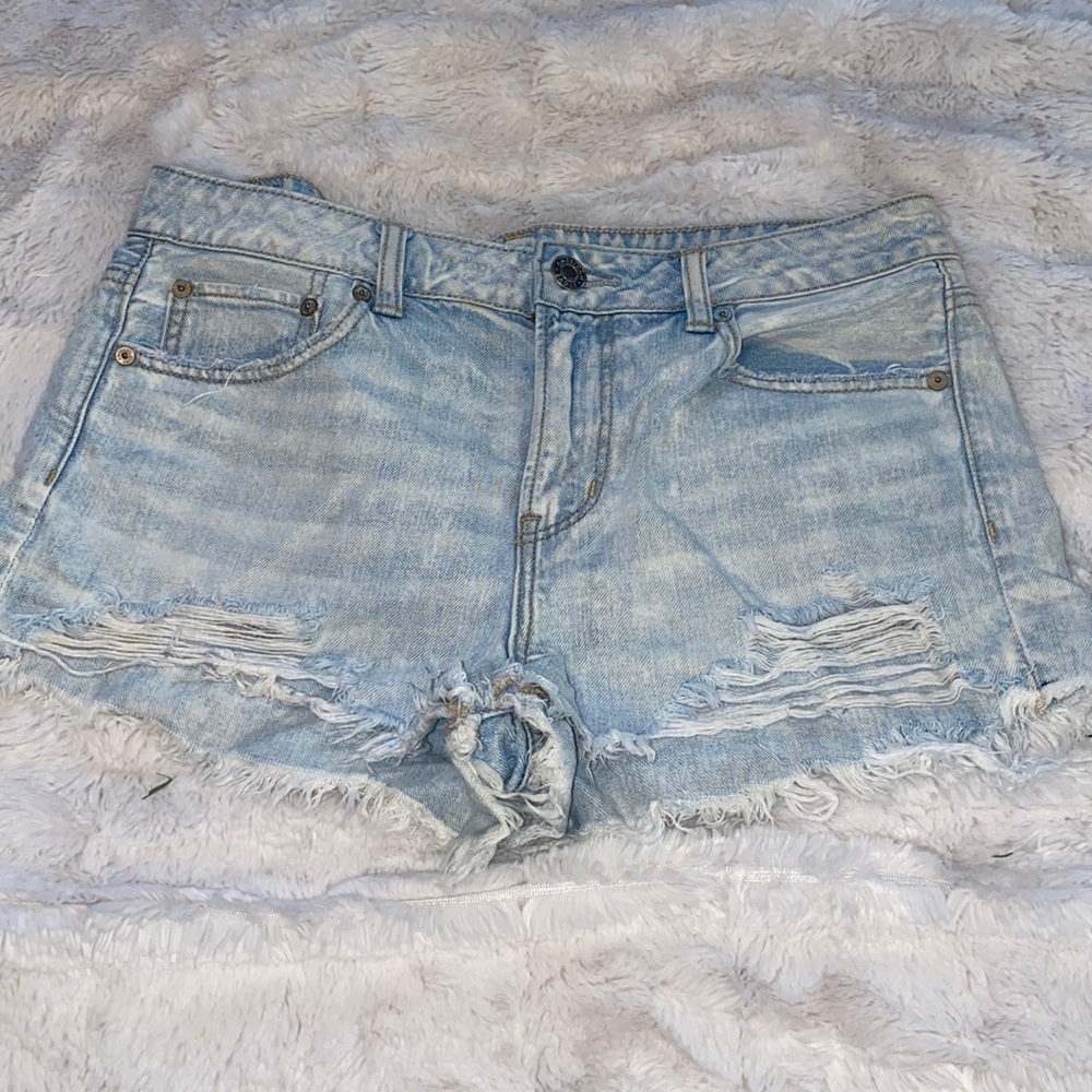 Beautiful light color American Eagle shorts!